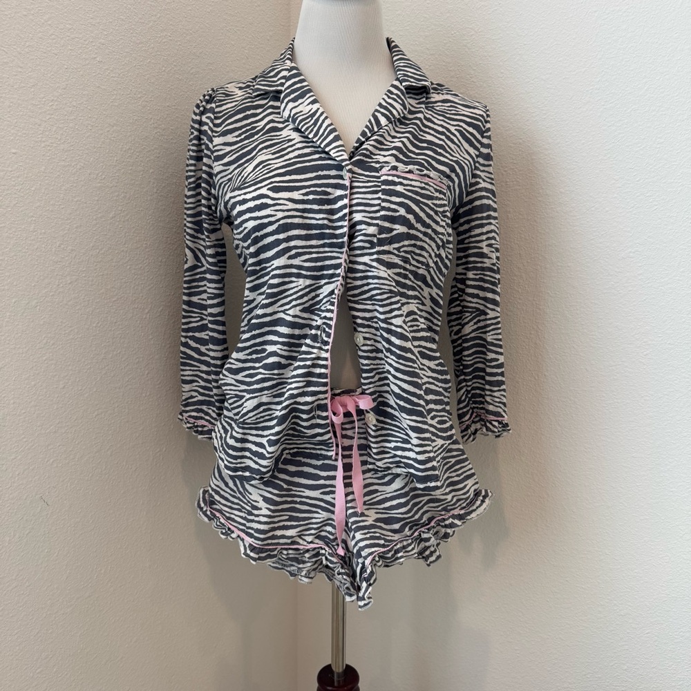 Super soft and cute Victoria’s Secret zebra print shorts PJ outfit XS